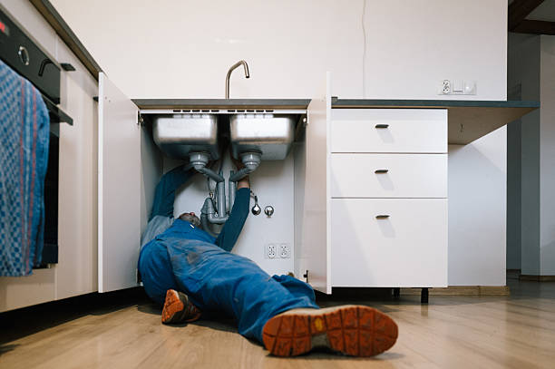 Professional Leak Detection technician working in Greenville, IA